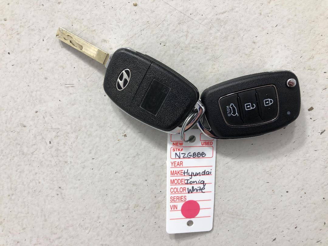 Photo '22' of Hyundai Ioniq