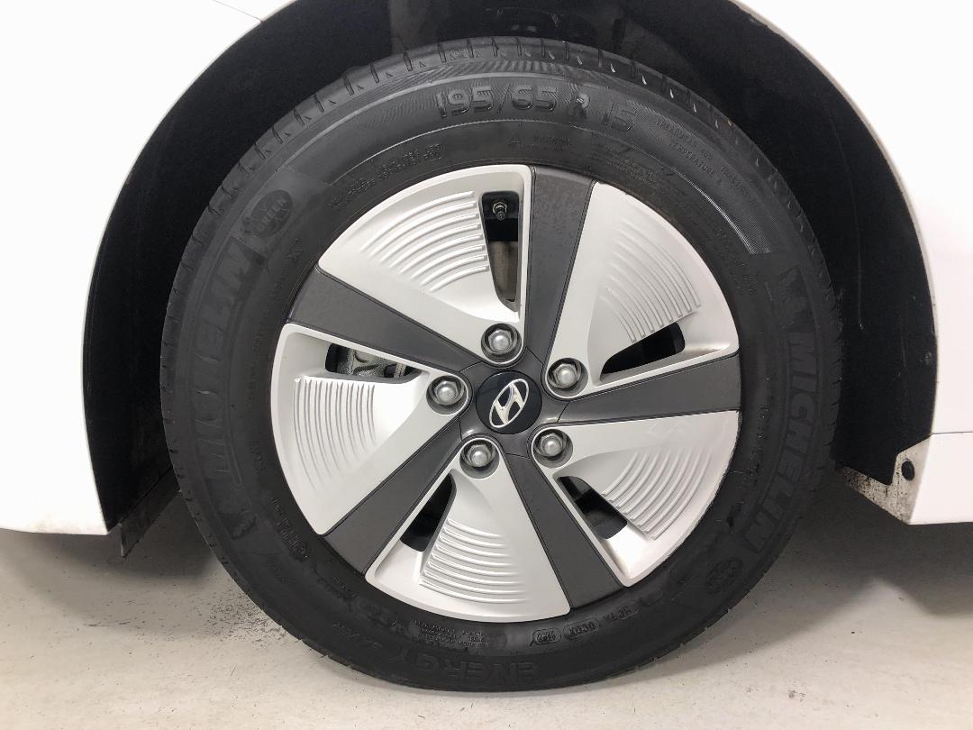 Photo '10' of Hyundai Ioniq