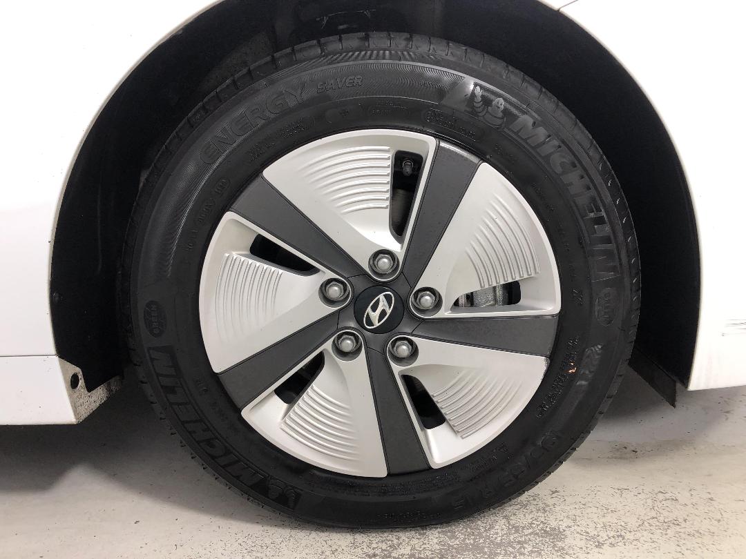 Photo '9' of Hyundai Ioniq