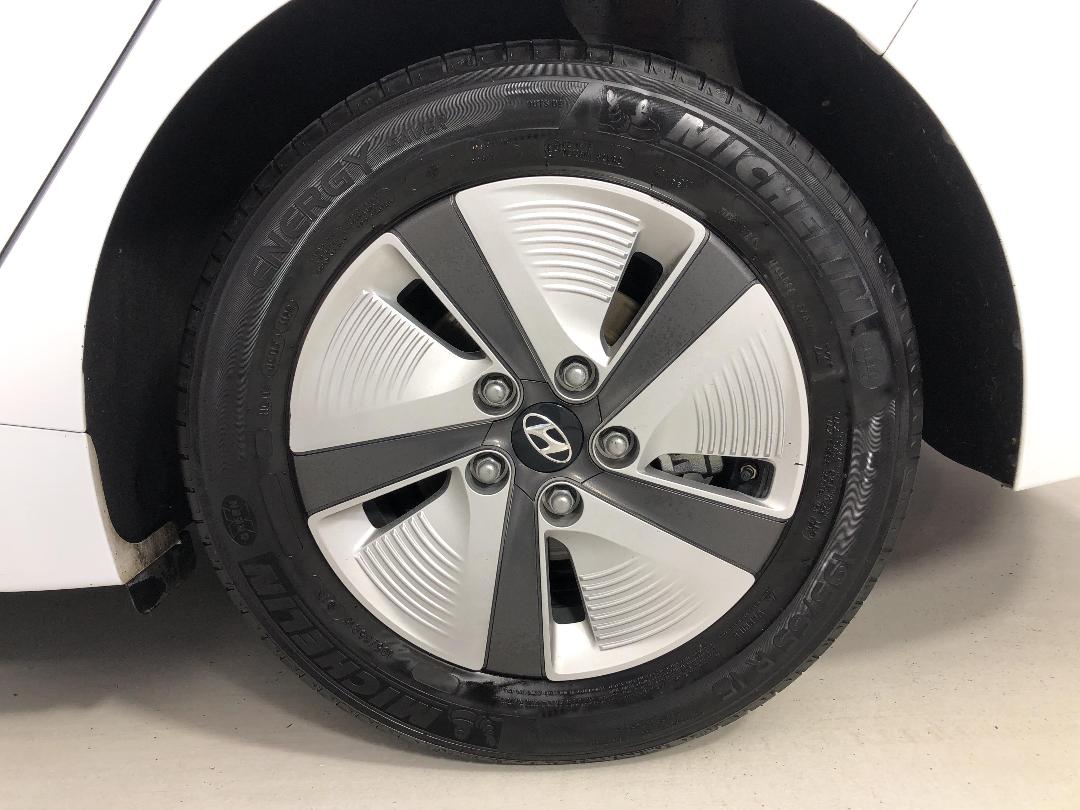 Photo '11' of Hyundai Ioniq