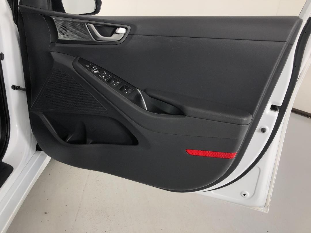 Photo '15' of Hyundai Ioniq