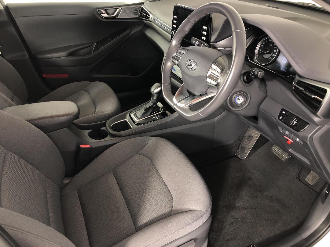 Photo '16' of Hyundai Ioniq