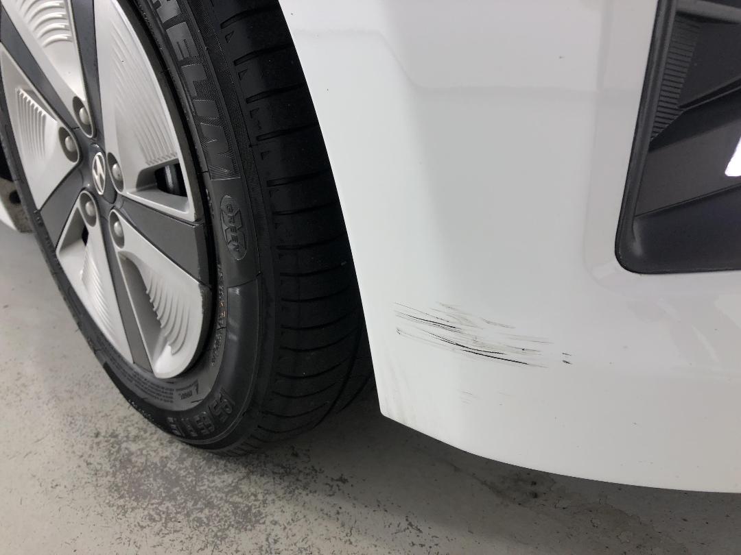 Photo '23' of Hyundai Ioniq