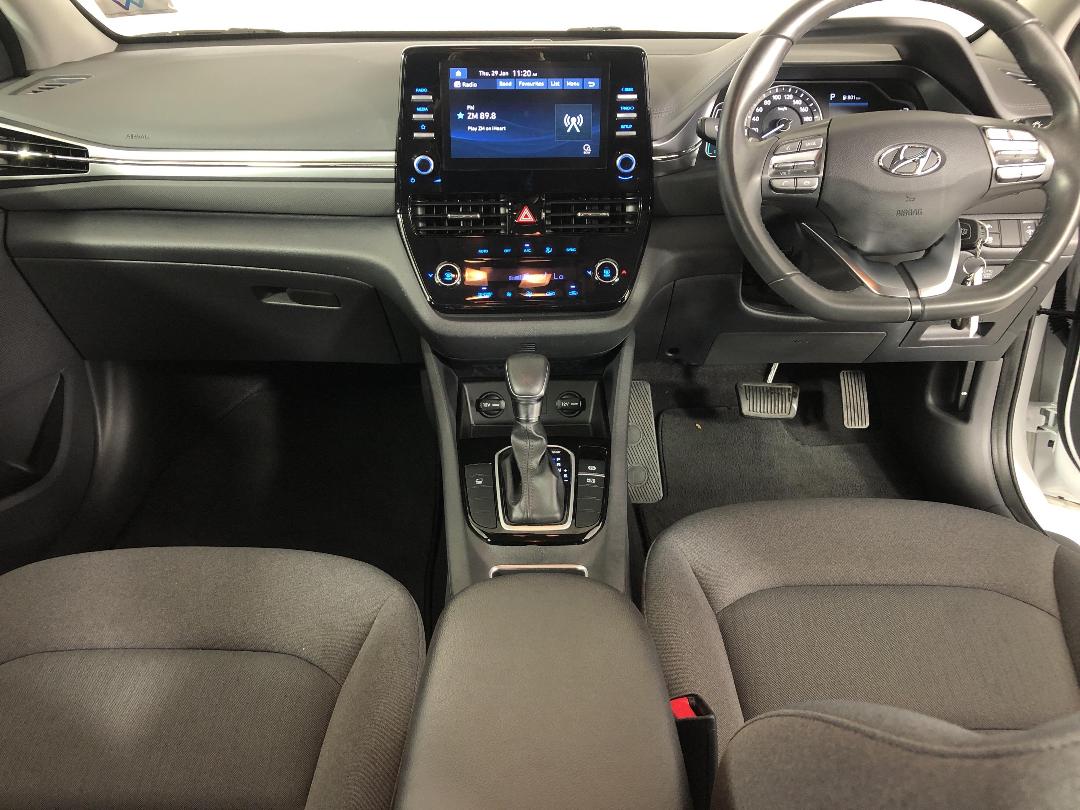 Photo '17' of Hyundai Ioniq