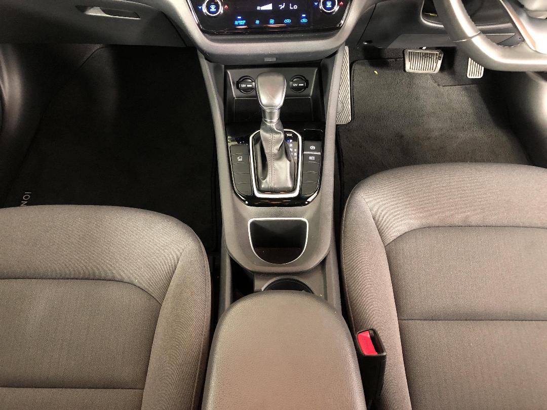 Photo '18' of Hyundai Ioniq