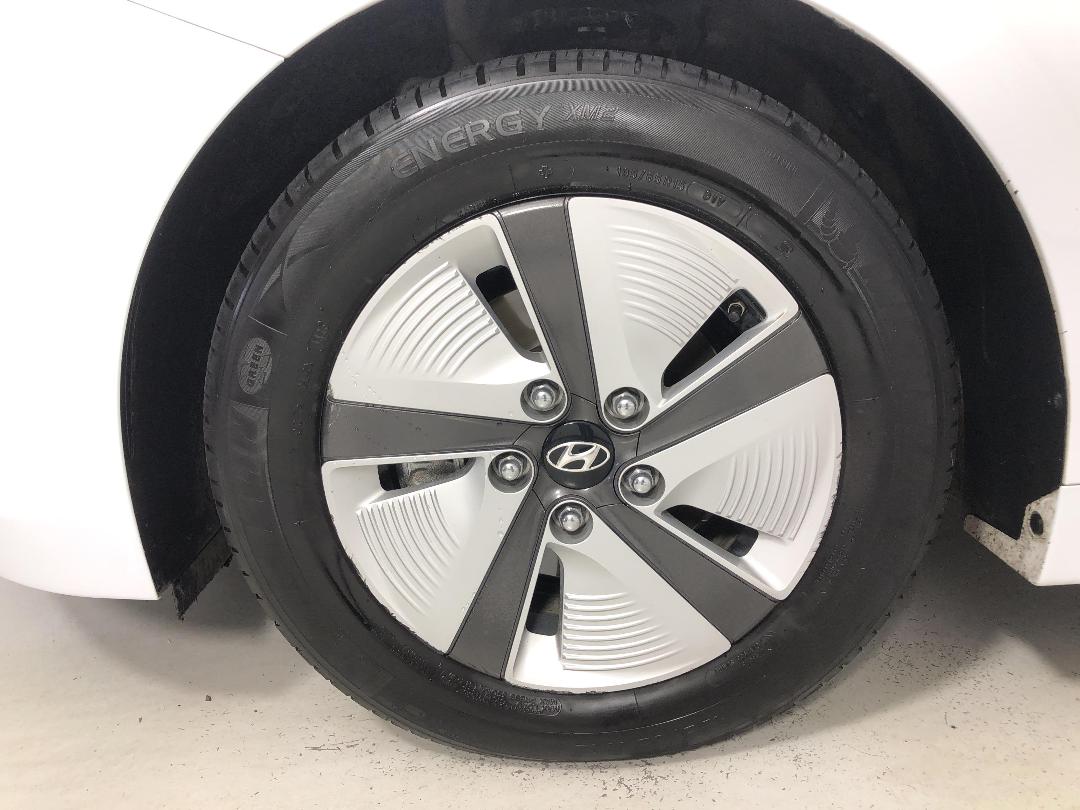 Photo '10' of Hyundai Ioniq