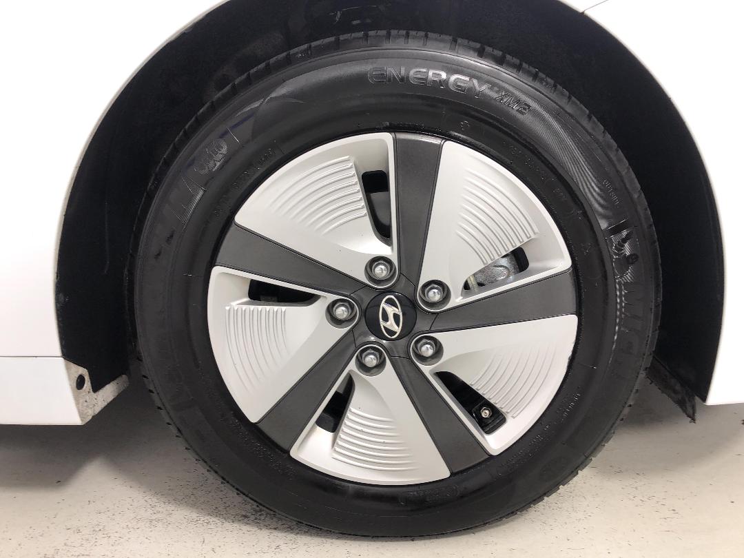 Photo '9' of Hyundai Ioniq