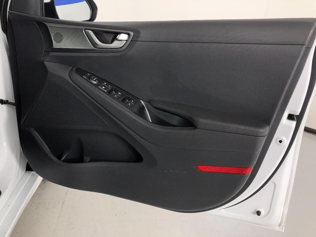 Photo '15' of Hyundai Ioniq