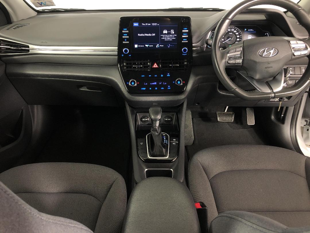 Photo '17' of Hyundai Ioniq