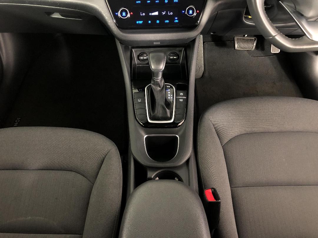 Photo '18' of Hyundai Ioniq