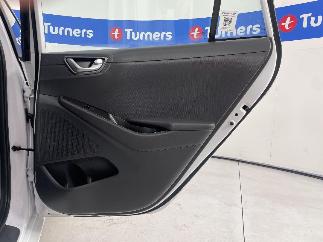 Photo '19' of Hyundai Ioniq Photo '19' of Hyundai Ioniq