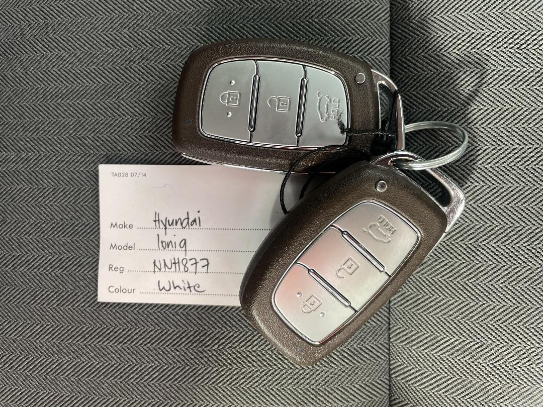 Photo '22' of Hyundai Ioniq Photo '22' of Hyundai Ioniq