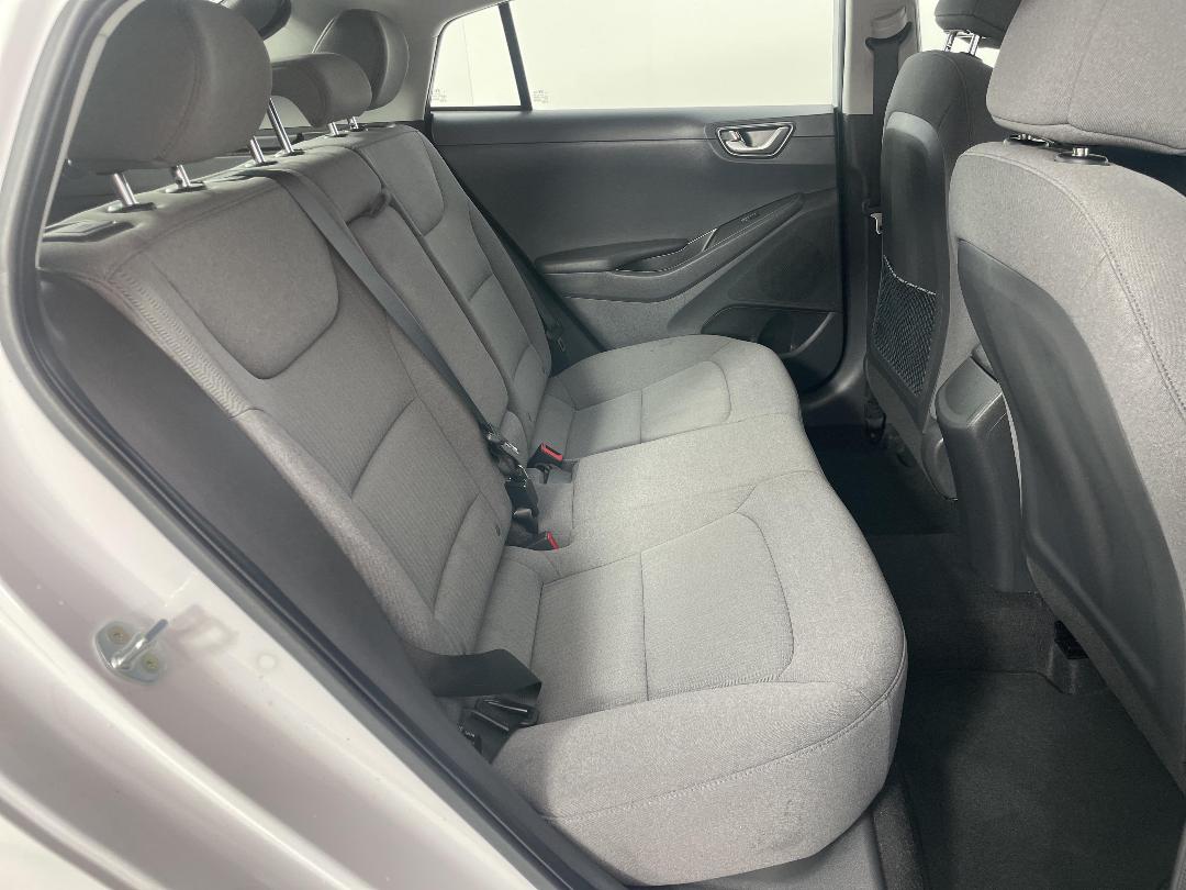 Photo '20' of Hyundai Ioniq Photo '20' of Hyundai Ioniq