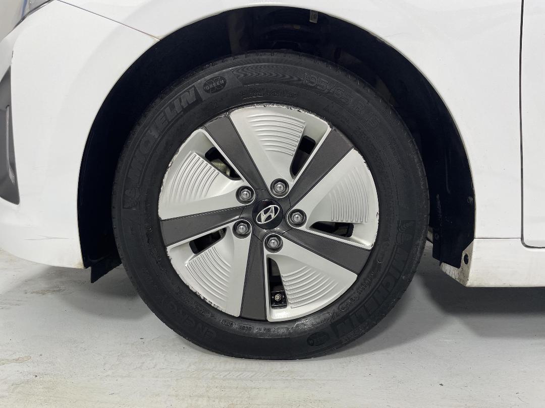 Photo '10' of Hyundai Ioniq