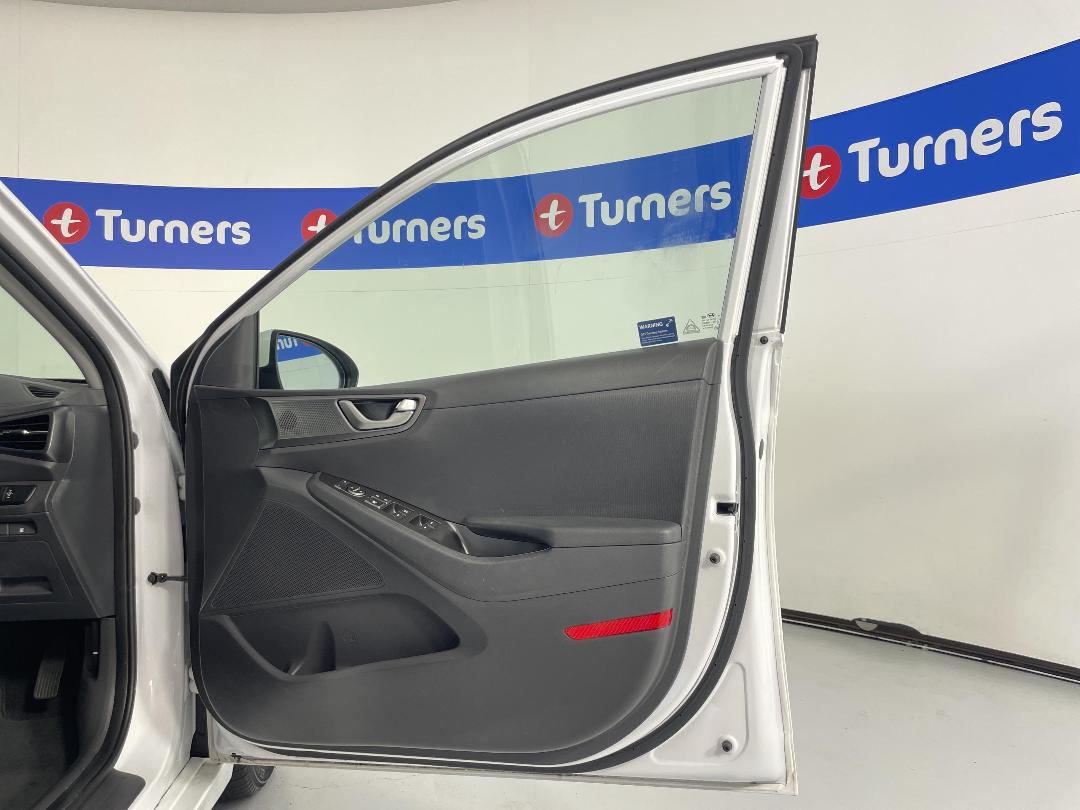 Photo '15' of Hyundai Ioniq