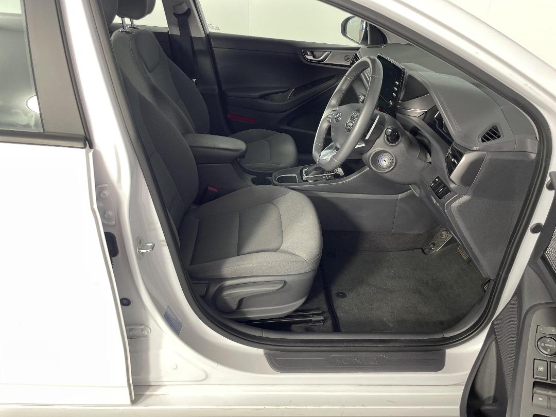 Photo '16' of Hyundai Ioniq