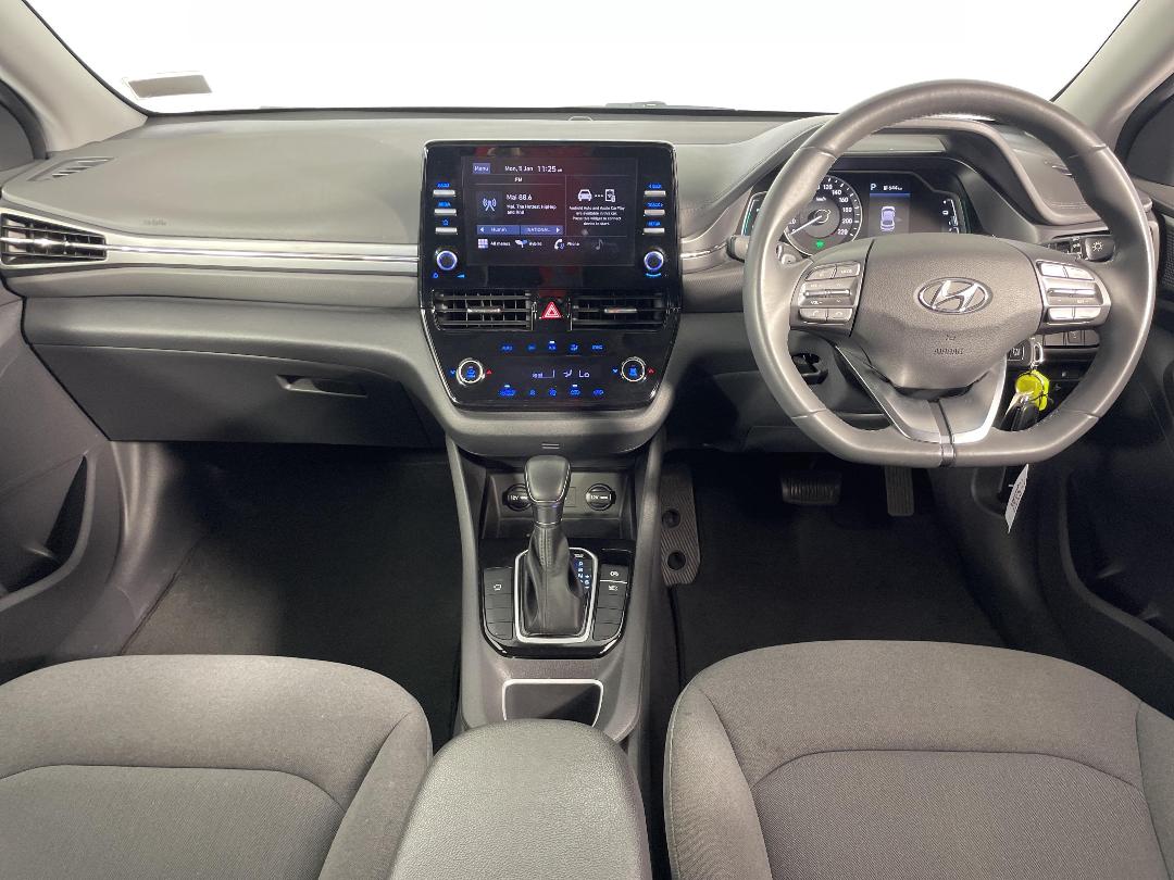 Photo '18' of Hyundai Ioniq