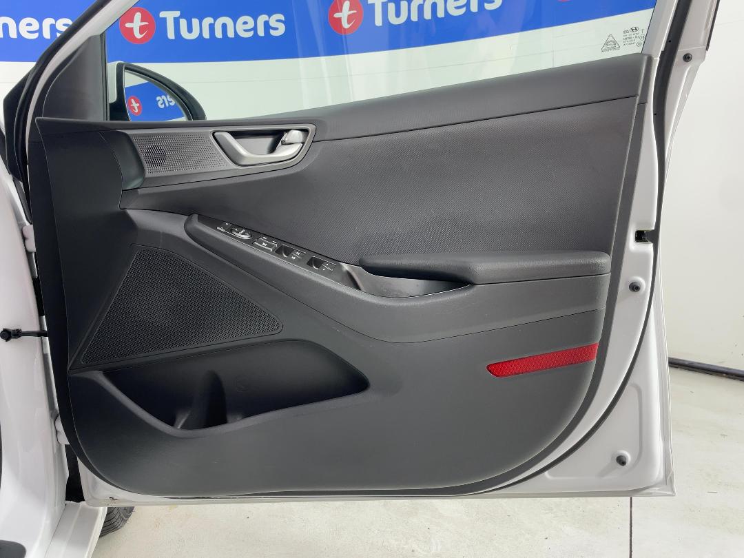 Photo '15' of Hyundai Ioniq