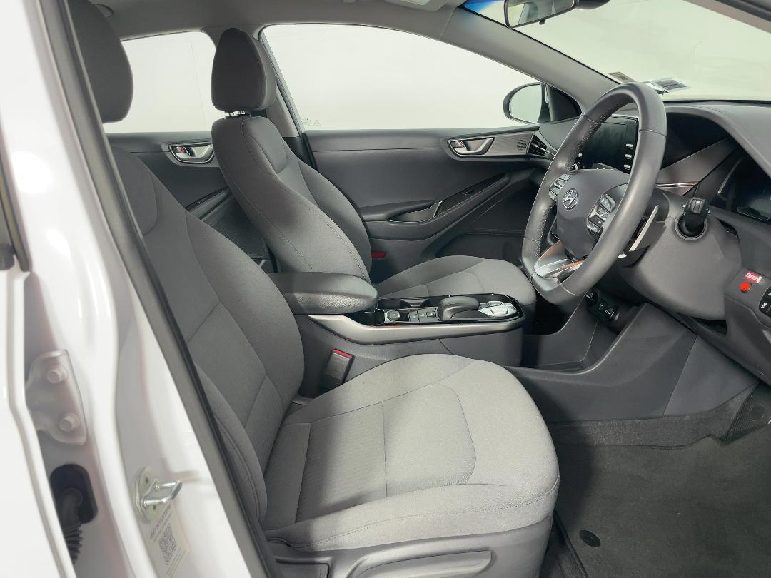 Photo '16' of Hyundai Ioniq