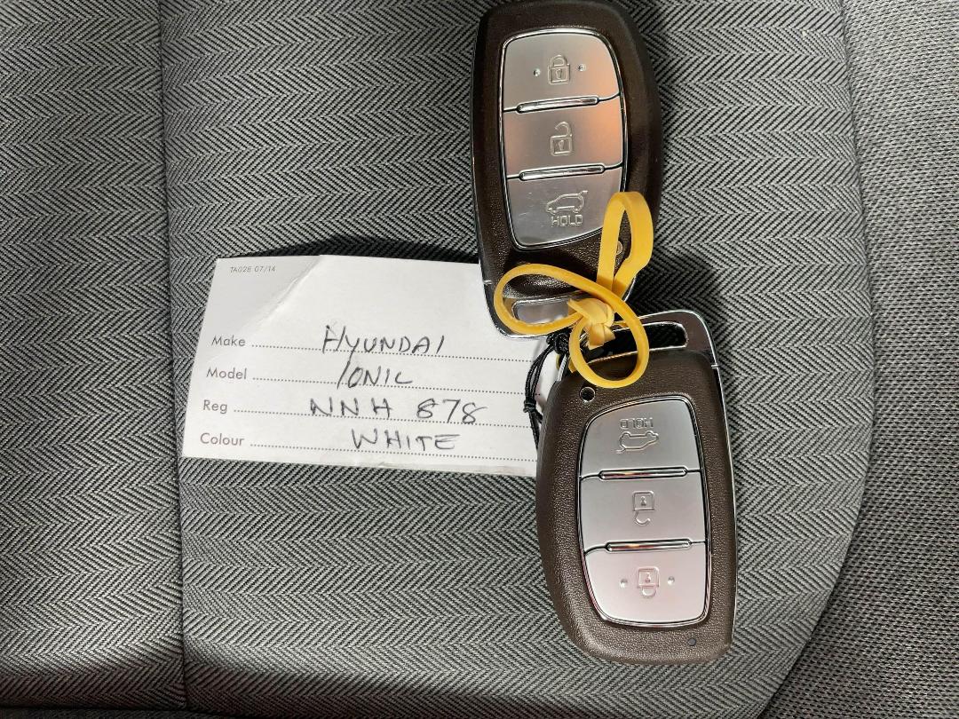 Photo '22' of Hyundai Ioniq