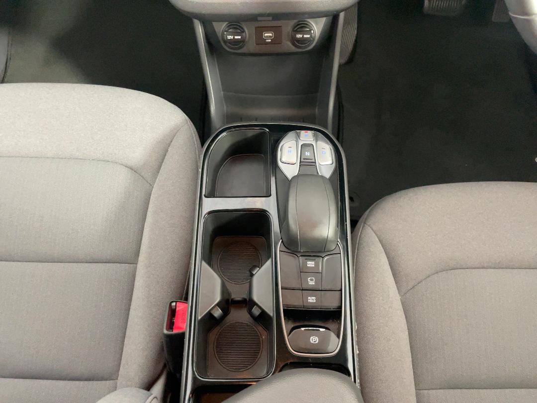 Photo '18' of Hyundai Ioniq