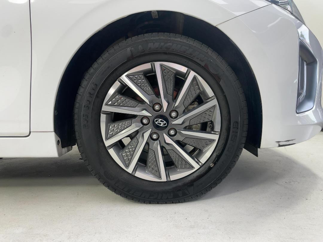 Photo '9' of Hyundai Ioniq