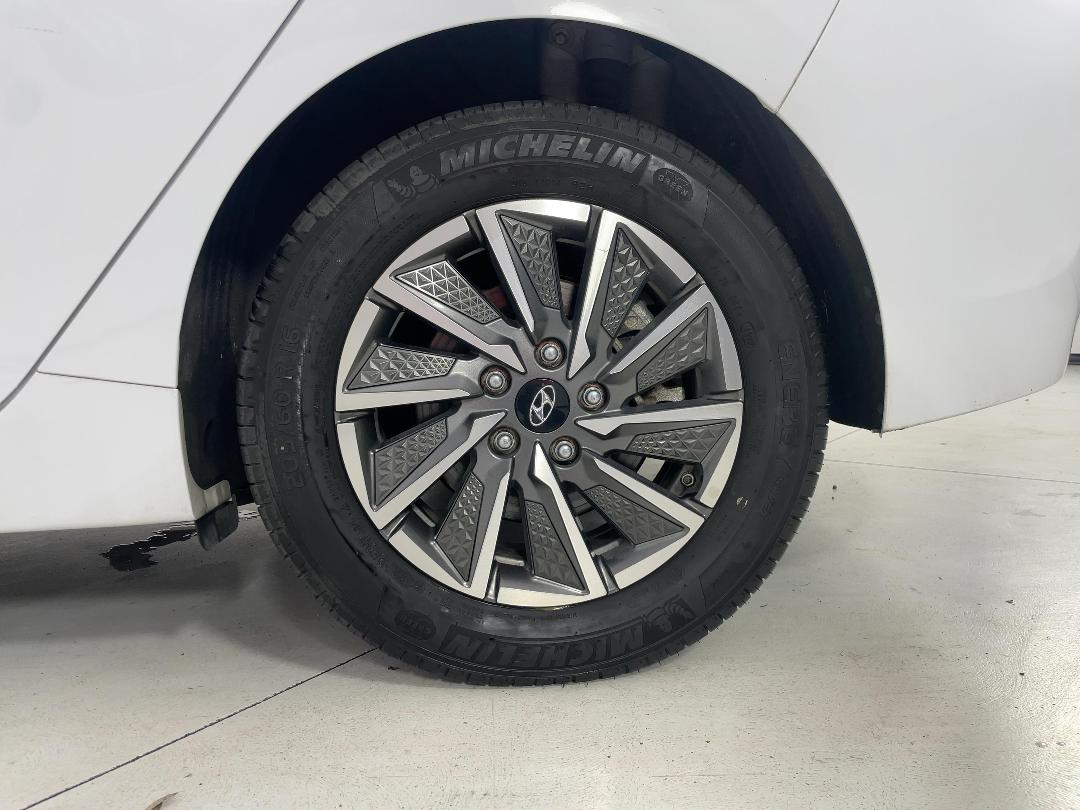 Photo '11' of Hyundai Ioniq