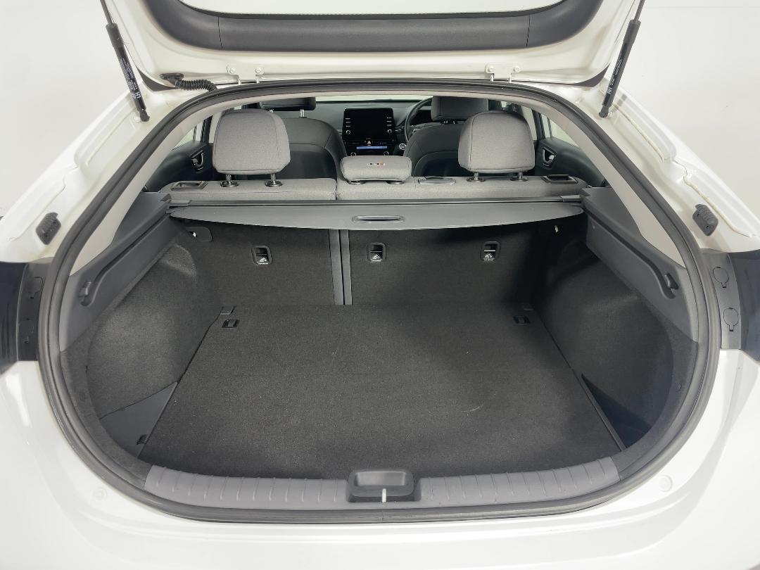 Photo '14' of Hyundai Ioniq