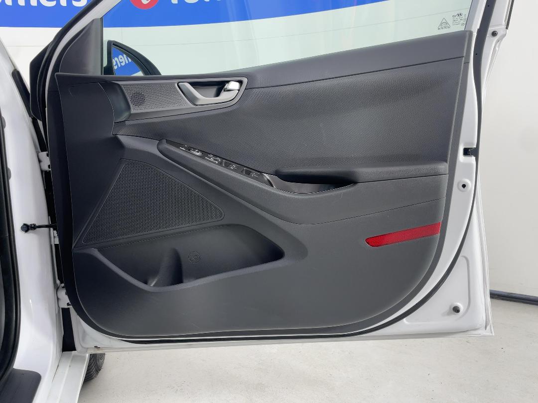 Photo '15' of Hyundai Ioniq