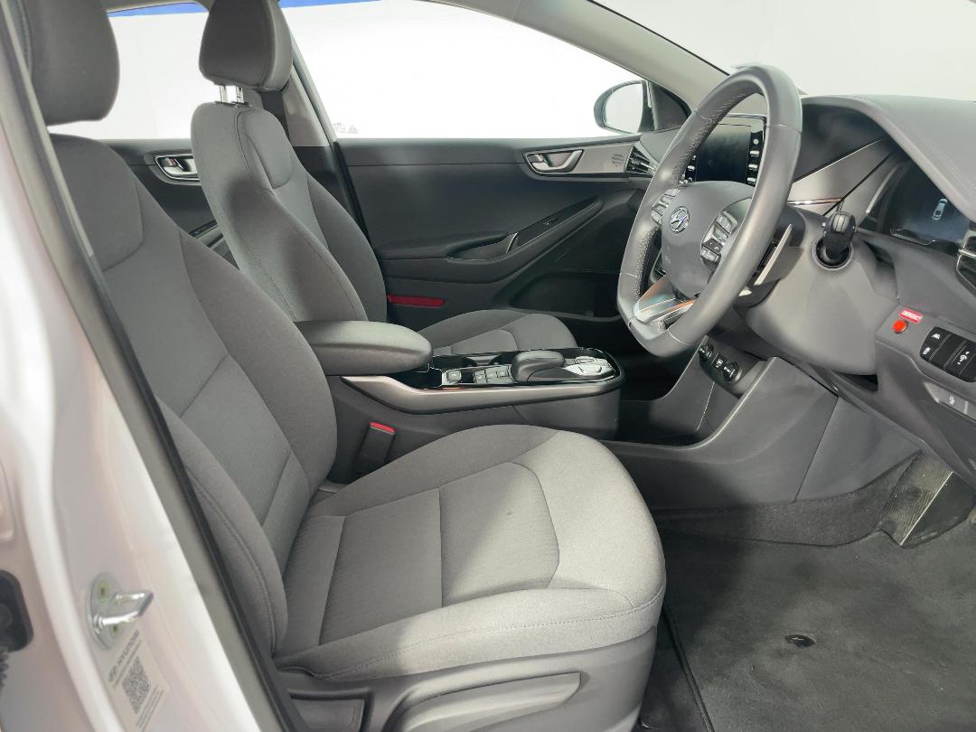 Photo '16' of Hyundai Ioniq