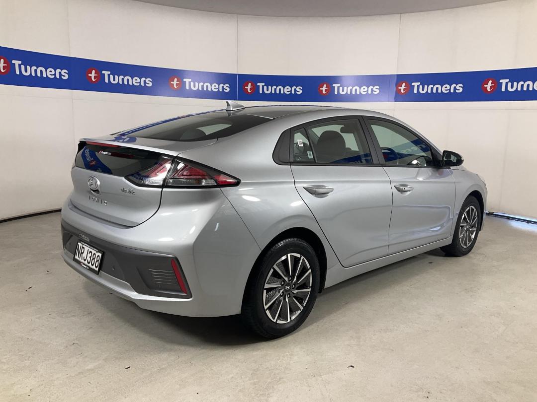Photo '7' of Hyundai Ioniq Photo '7' of Hyundai Ioniq