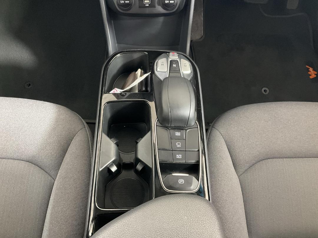 Photo '18' of Hyundai Ioniq Photo '18' of Hyundai Ioniq