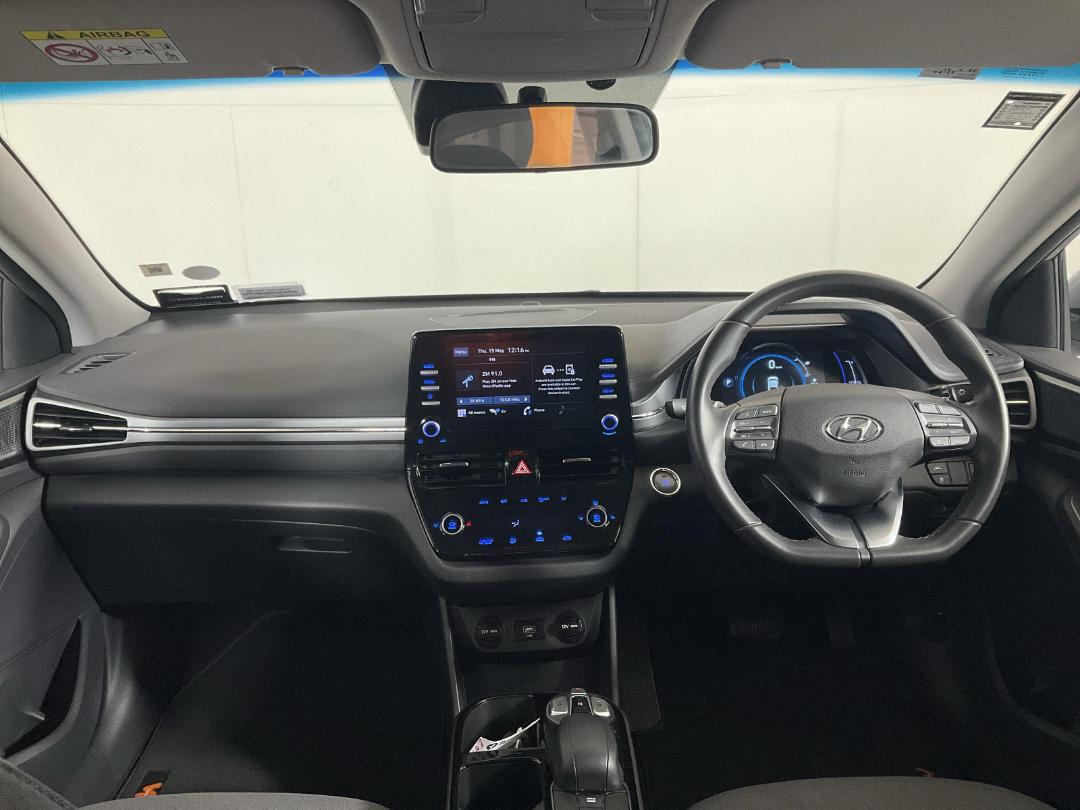 Photo '17' of Hyundai Ioniq Photo '17' of Hyundai Ioniq