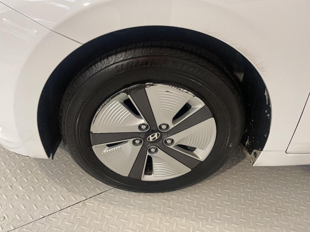 Photo '10' of Hyundai Ioniq Photo '10' of Hyundai Ioniq