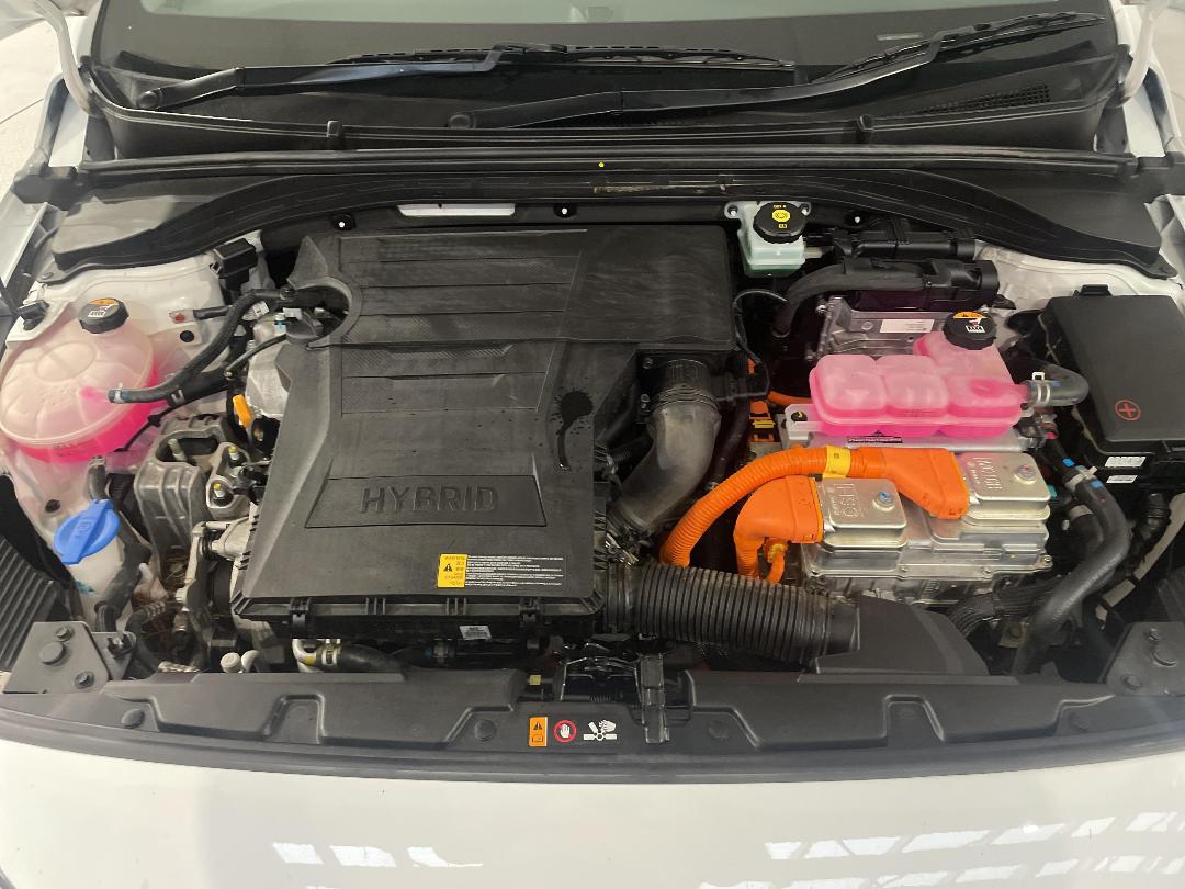 Photo '13' of Hyundai Ioniq Photo '13' of Hyundai Ioniq