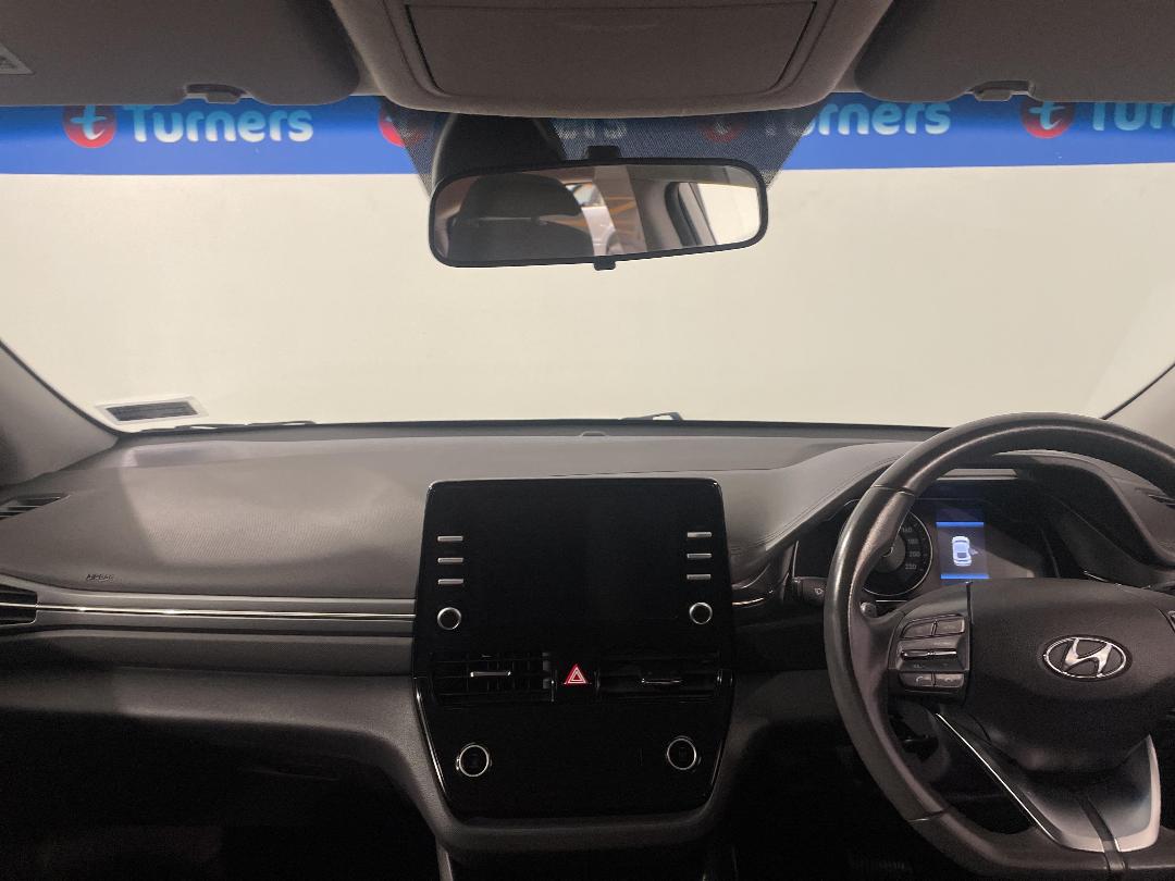 Photo '17' of Hyundai Ioniq Photo '17' of Hyundai Ioniq