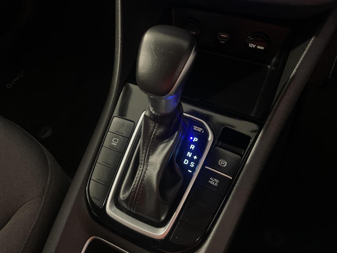 Photo '32' of Hyundai Ioniq Photo '32' of Hyundai Ioniq