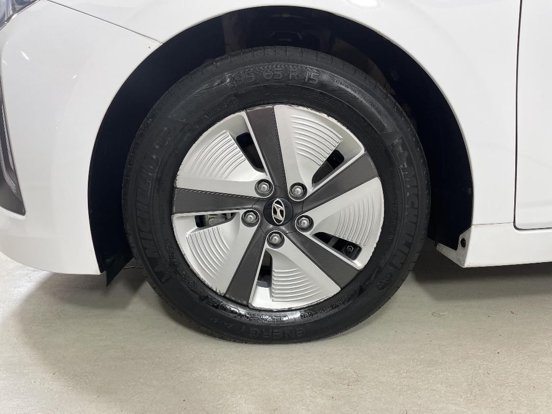 Photo '10' of Hyundai Ioniq