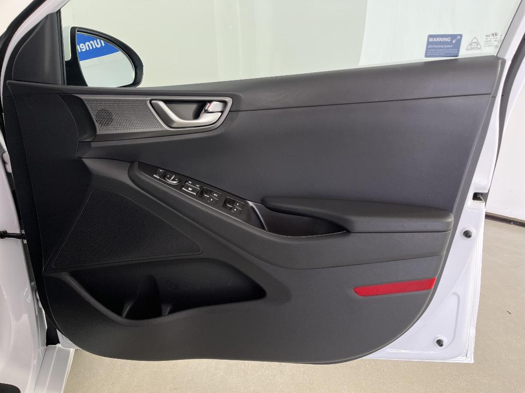 Photo '15' of Hyundai Ioniq