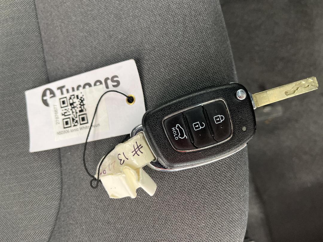 Photo '22' of Hyundai Ioniq