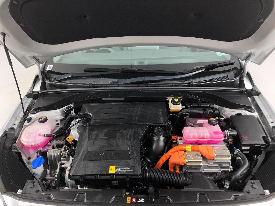 Photo '13' of Hyundai Ioniq