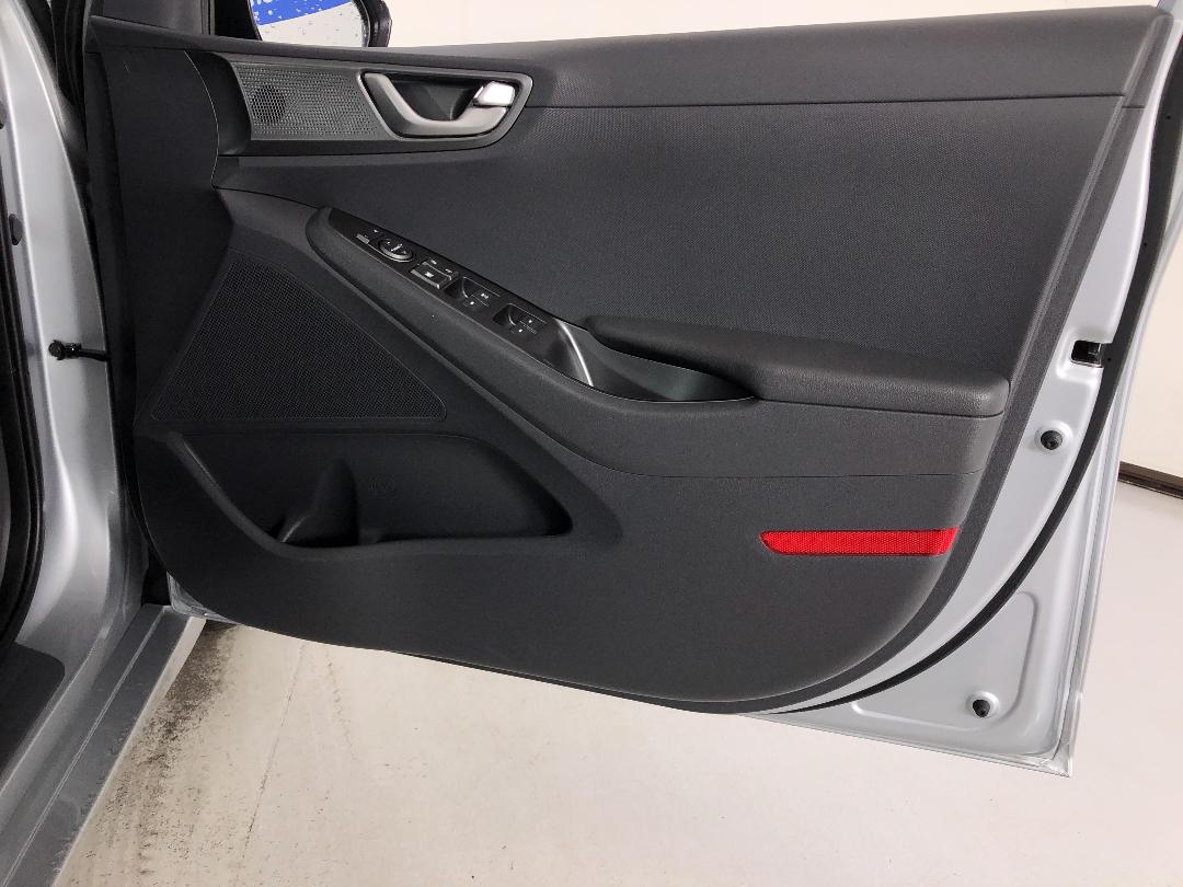 Photo '15' of Hyundai Ioniq