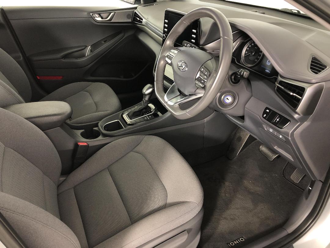 Photo '16' of Hyundai Ioniq