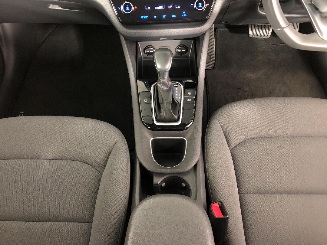 Photo '18' of Hyundai Ioniq