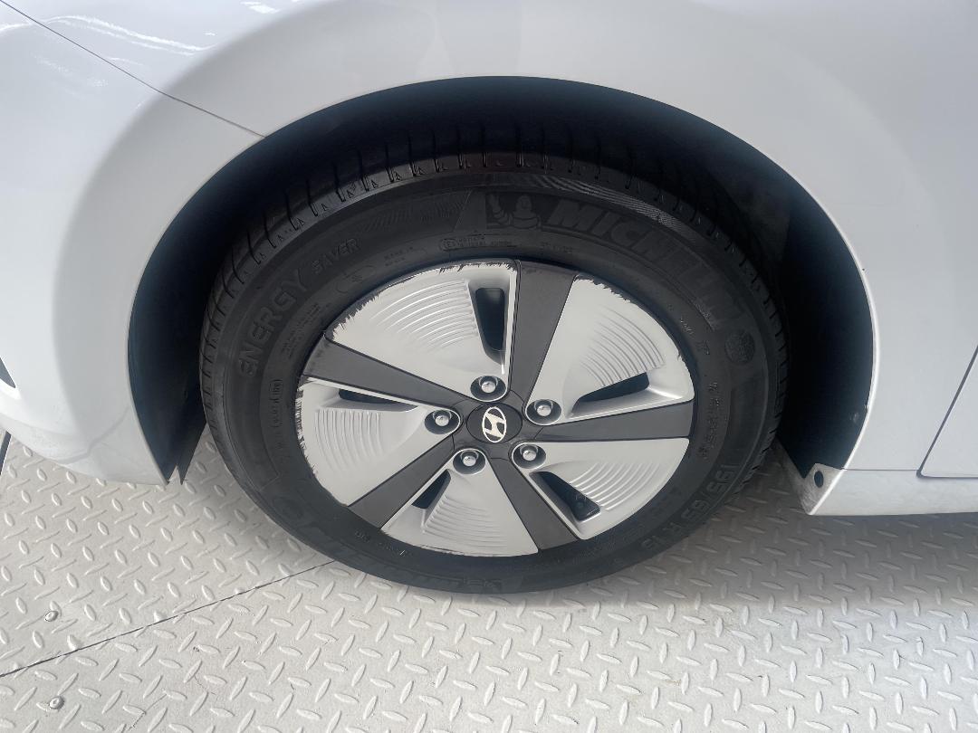 Photo '10' of Hyundai Ioniq