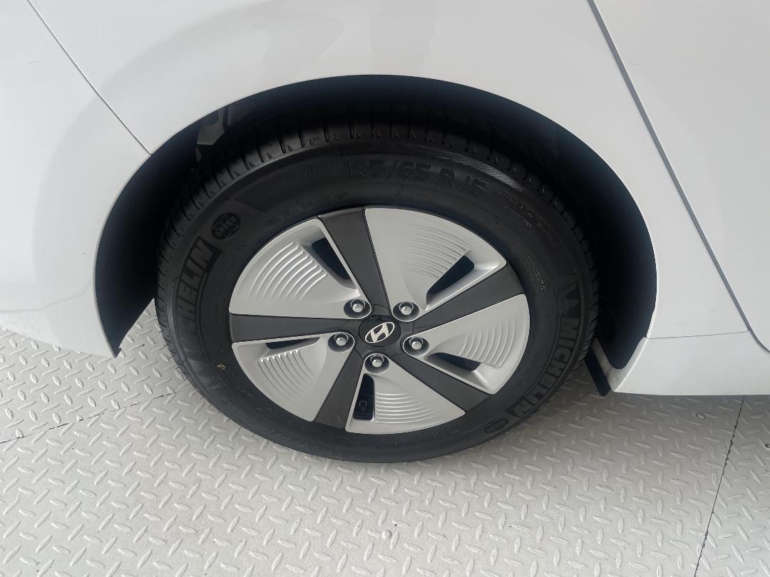 Photo '12' of Hyundai Ioniq