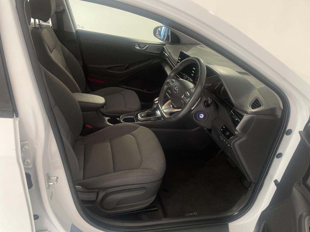 Photo '16' of Hyundai Ioniq