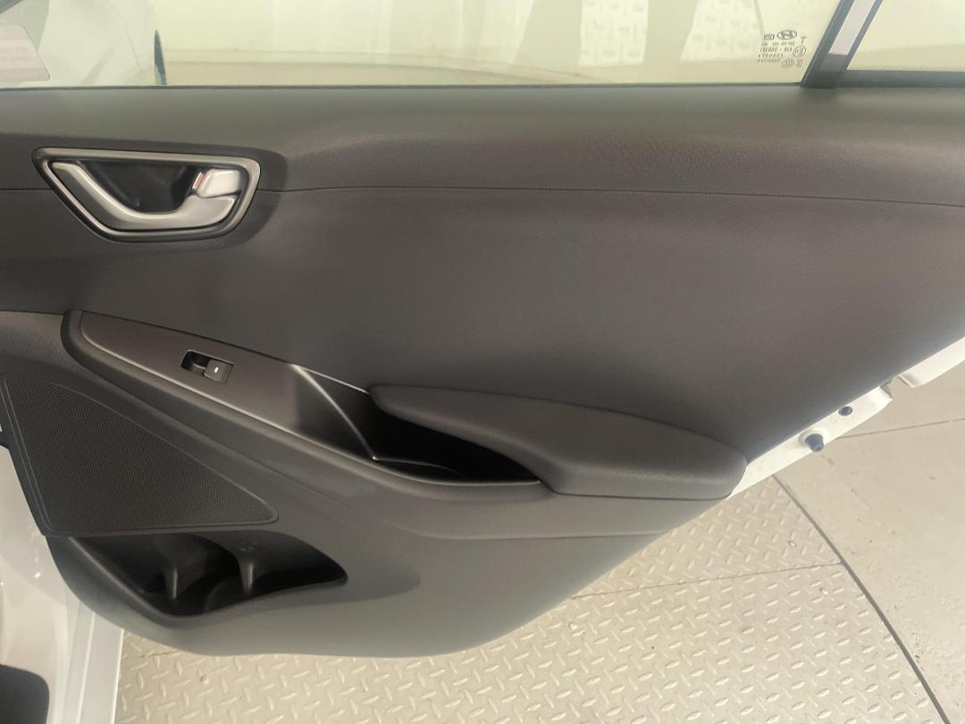 Photo '19' of Hyundai Ioniq