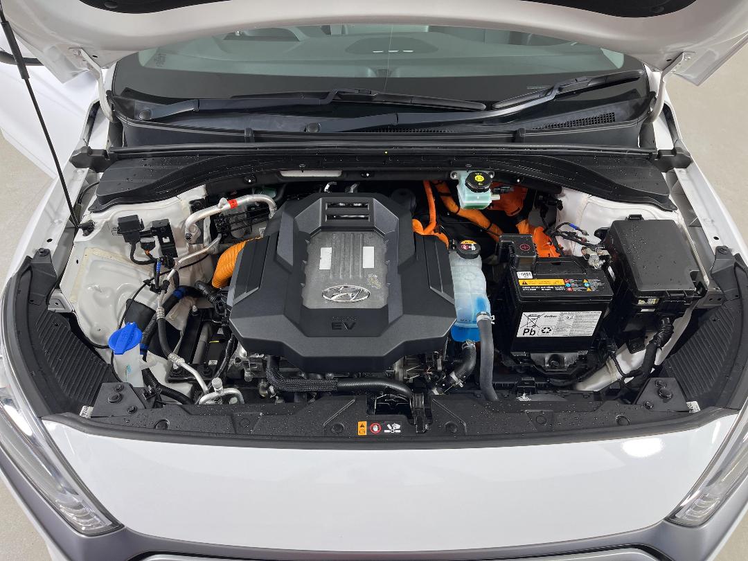 Photo '13' of Hyundai Ioniq