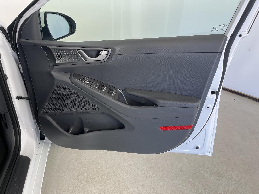 Photo '15' of Hyundai Ioniq